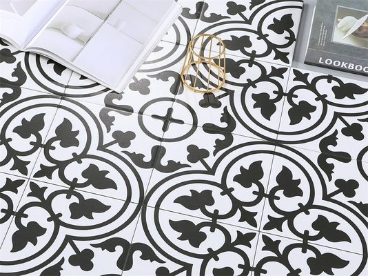 Wit en zwart 20x20 cm milieuvriendelijke binnenmuur bloemen keramische rustieke tegels voor woonkamer en balkon