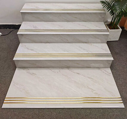Lichtgrijze 470x1200mm Gouden Marmer Bullnose Volledige set Gepolijste geglazuurde keramische trappen voor decoratie en appartement