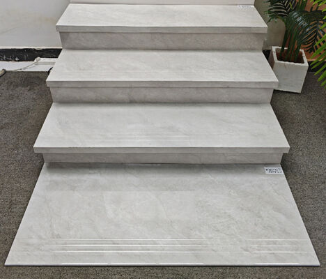 Carrara Duurzame Ruimte voor Led Strip 470x1200mm Gepolijste geglazuurde keramische trappen voor gebouwen