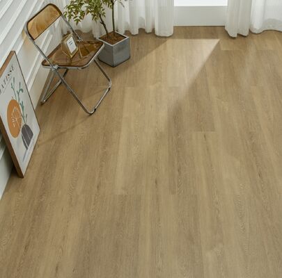 Vochtbestendig 1220x180mm Dikte 5mm Interieurvloer Bruin SPC vloer UV coating Houten patroon voor herbouw
