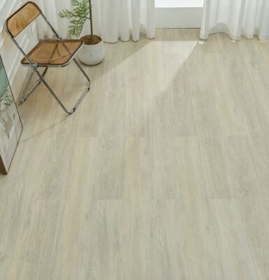 Khaki Niet-glijdend 1220x180mm Dikte 5mm Interieurvloer SPC vloer UV coating Houten patroon Voor renovatie en hotel